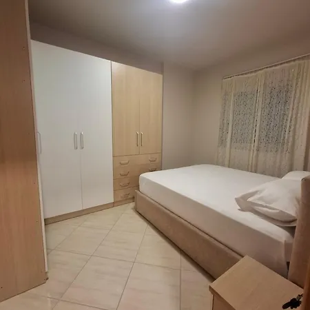 Lungomare View Balcony Apartment-vlore Center شقة